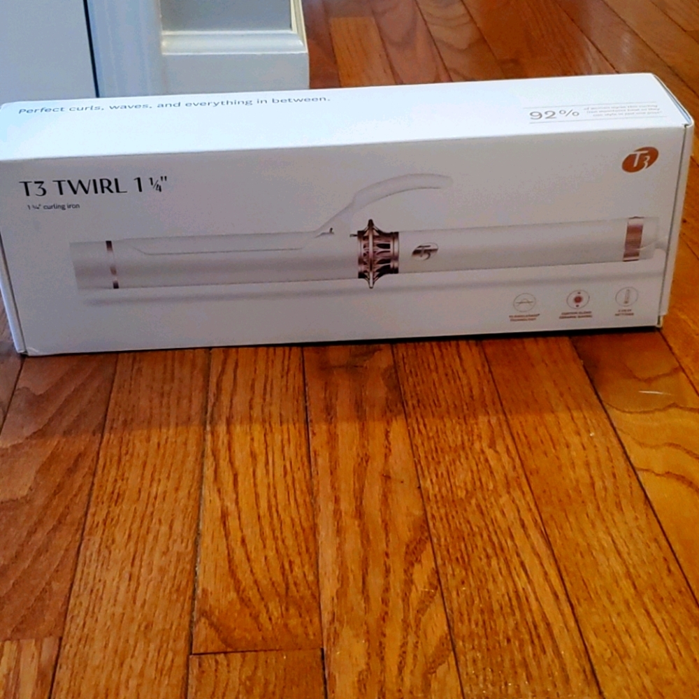 T3 Twirl 1 1/4 curling iron used a few times